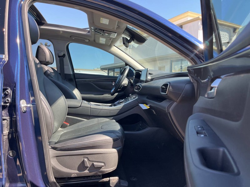 Hyundai Santa Fe Vehicle Image 11