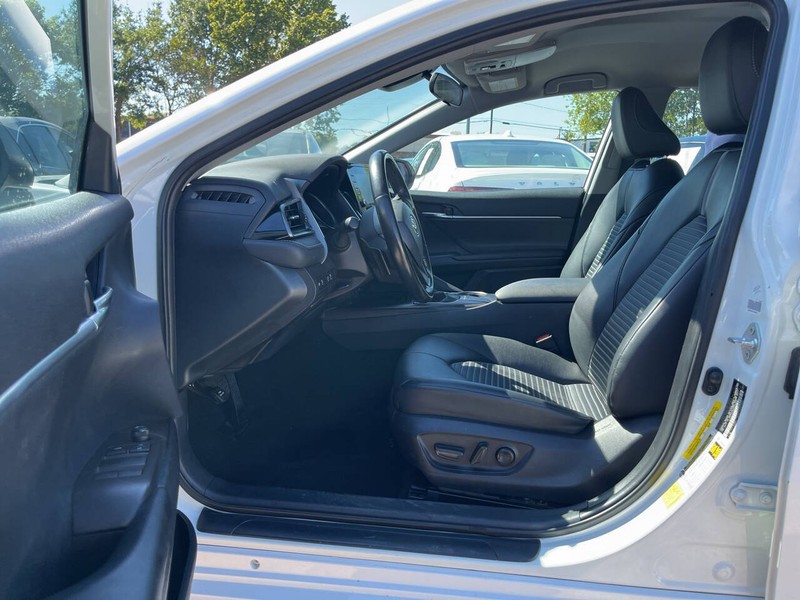 Toyota Camry Vehicle Image 07