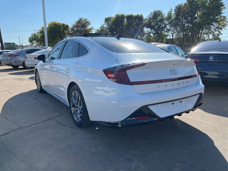 Hyundai Sonata Vehicle Image 03