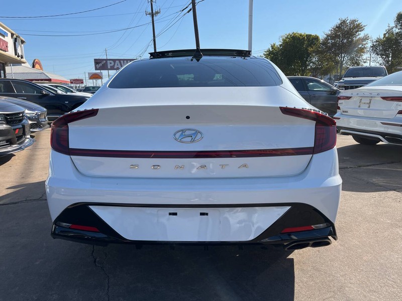 Hyundai Sonata Vehicle Image 04