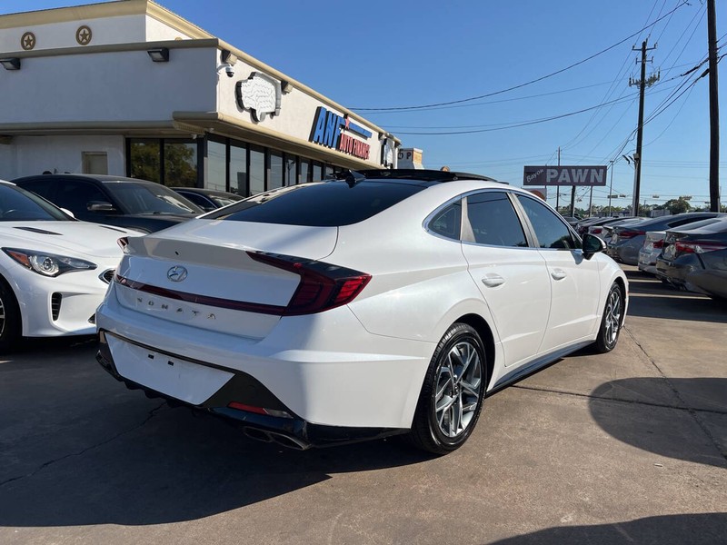 Hyundai Sonata Vehicle Image 05