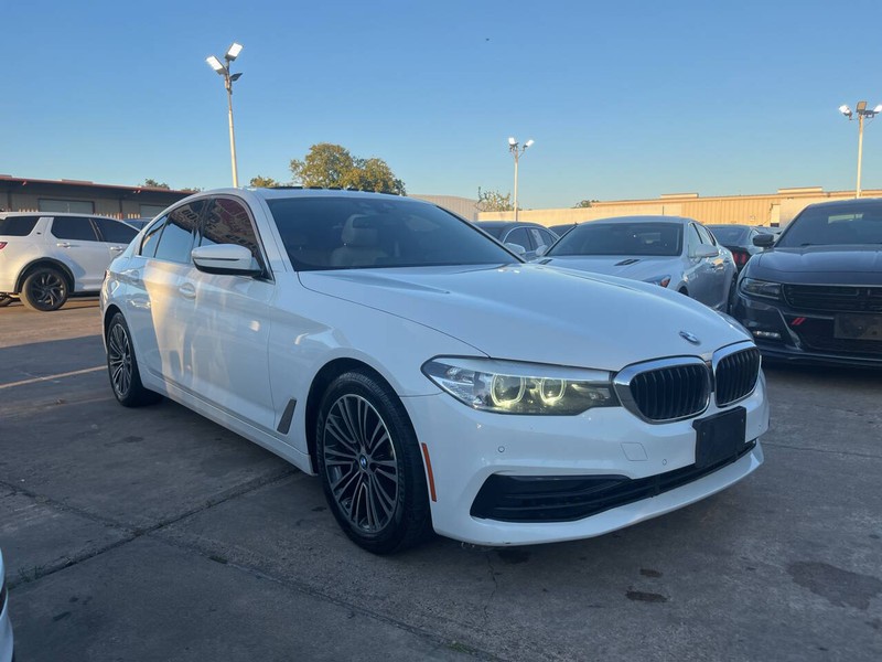 BMW 5 Series Vehicle Image 06