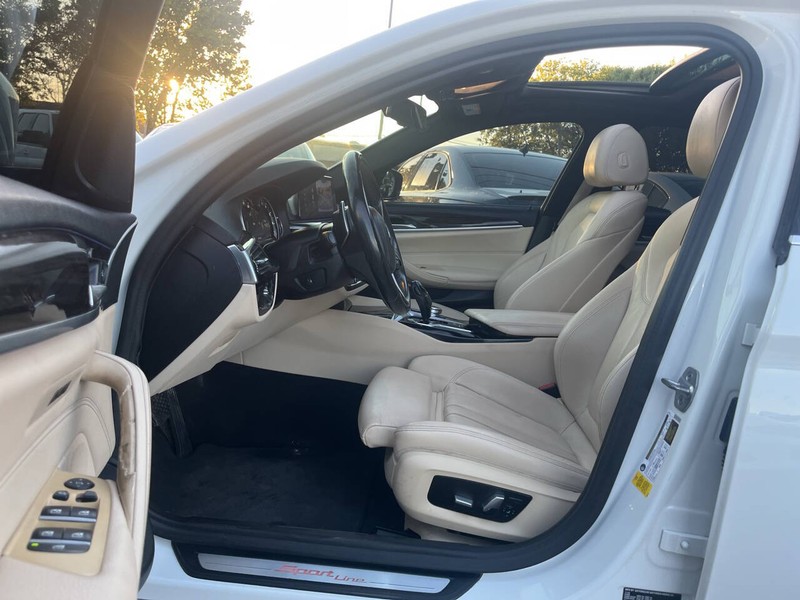 BMW 5 Series Vehicle Image 07