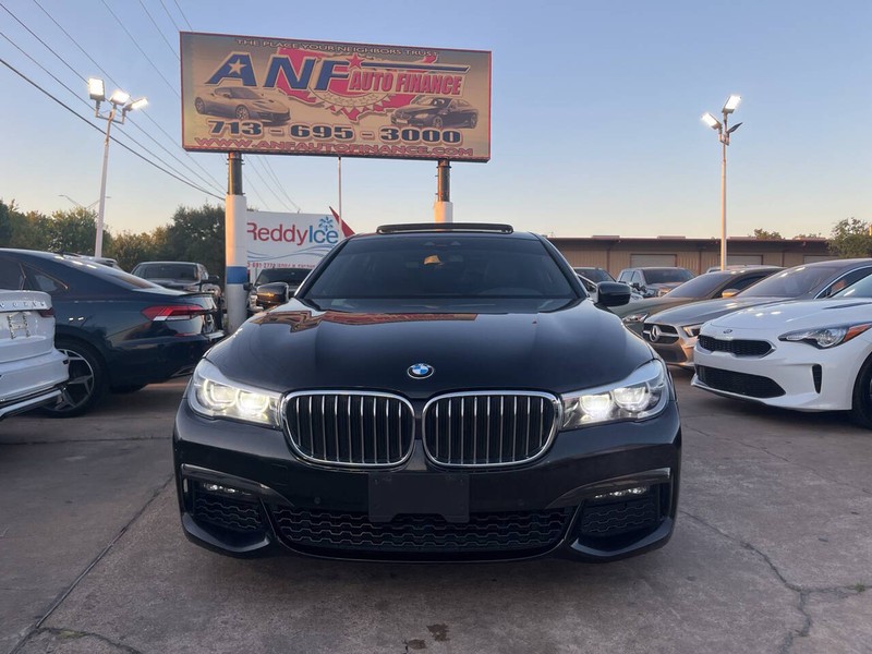 BMW 7 Series Vehicle Image 02