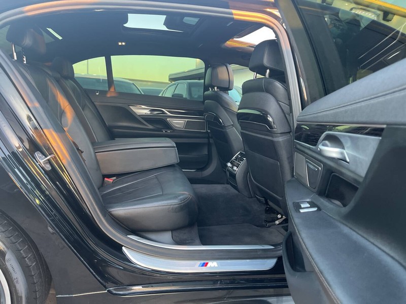BMW 7 Series Vehicle Image 10