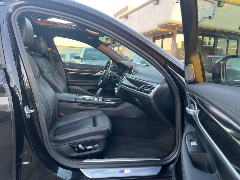 BMW 7 Series Vehicle Image 11