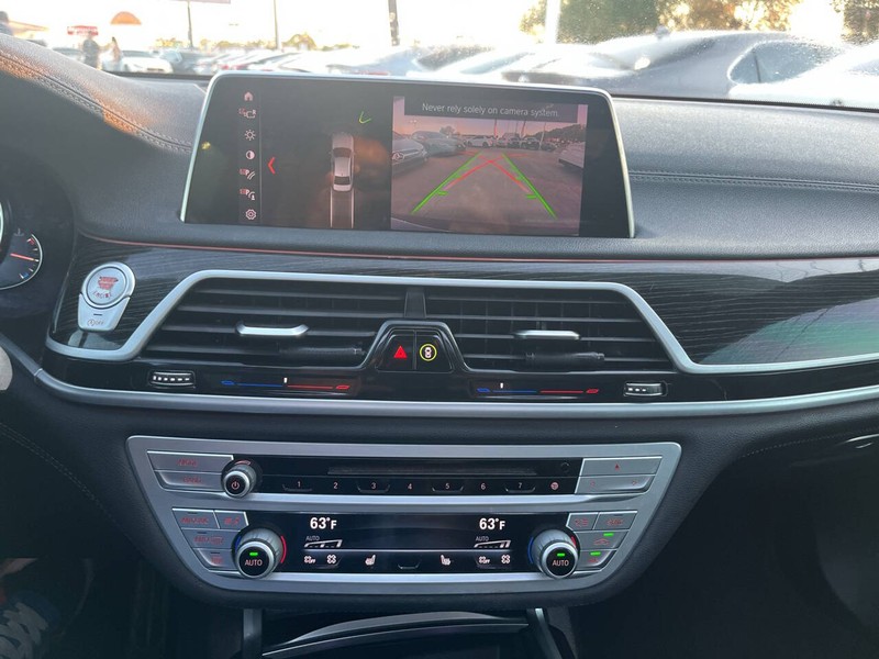BMW 7 Series Vehicle Image 12