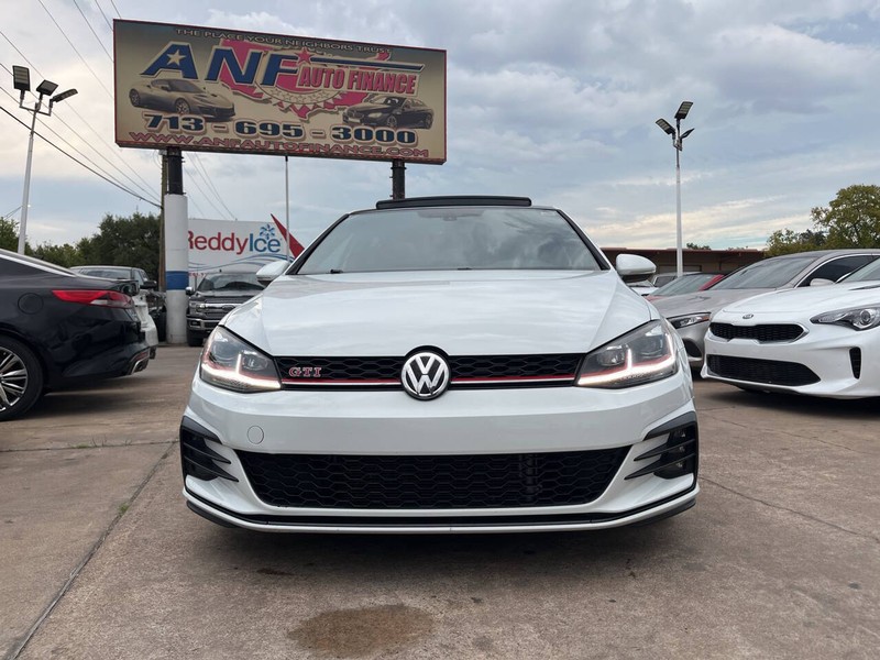 Volkswagen Golf GTI Vehicle Image 02