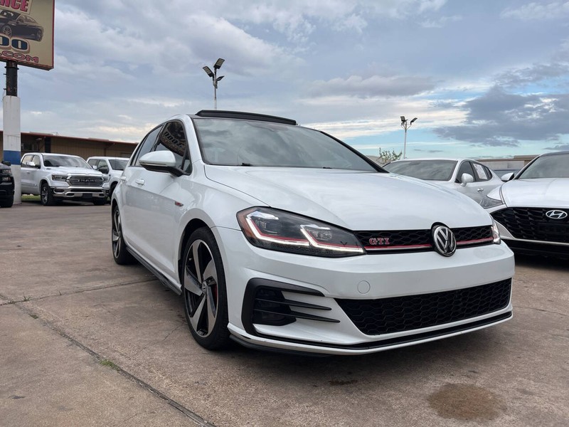 Volkswagen Golf GTI Vehicle Image 06