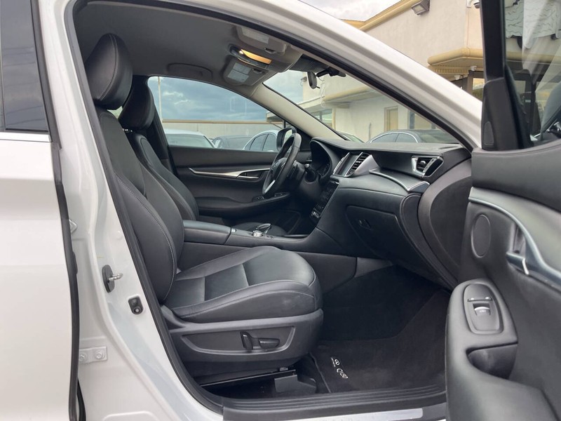 INFINITI QX50 Vehicle Image 11