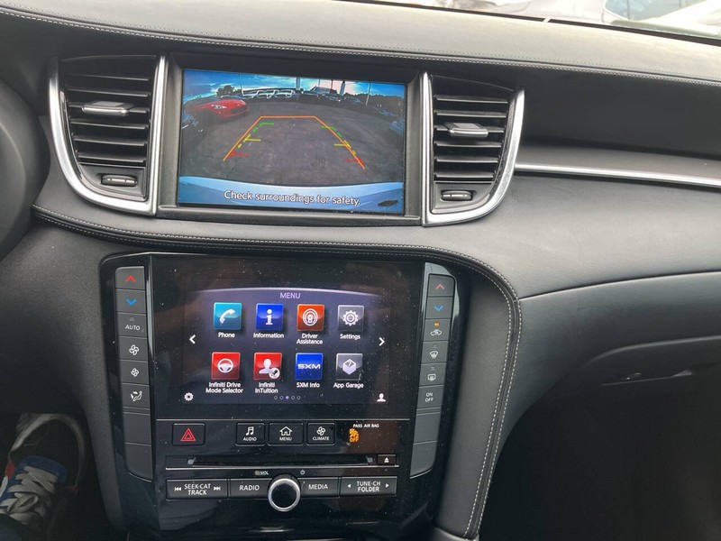 INFINITI QX50 Vehicle Image 12