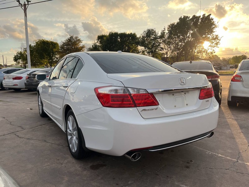 Honda Accord Sedan Vehicle Image 03