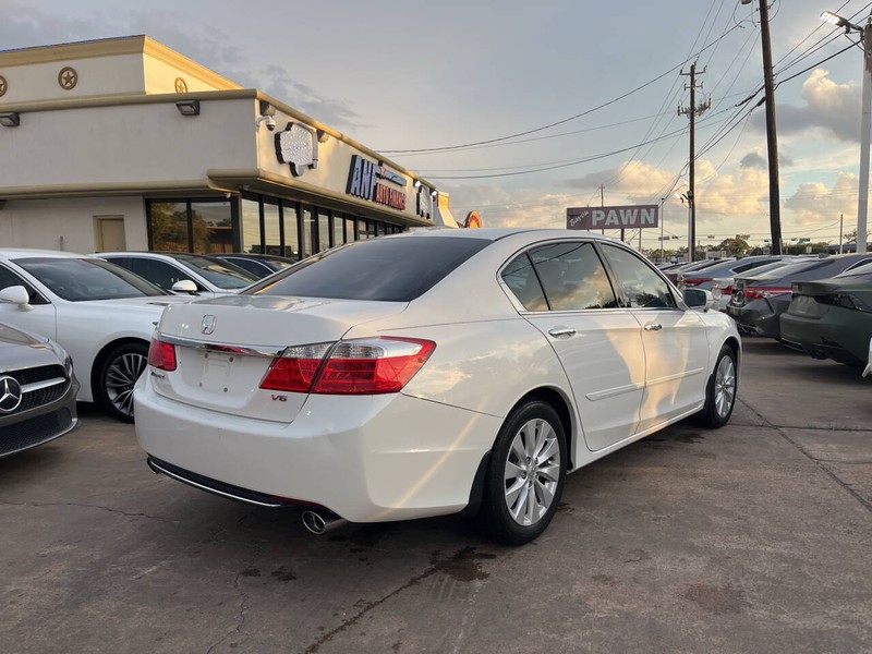 Honda Accord Sedan Vehicle Image 05