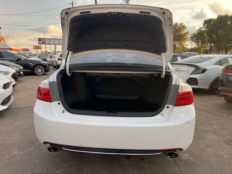 Honda Accord Sedan Vehicle Image 09