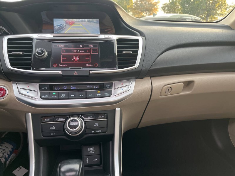 Honda Accord Sedan Vehicle Image 14