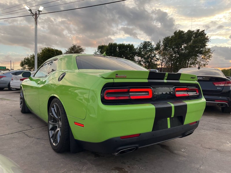 Dodge Challenger Vehicle Image 03