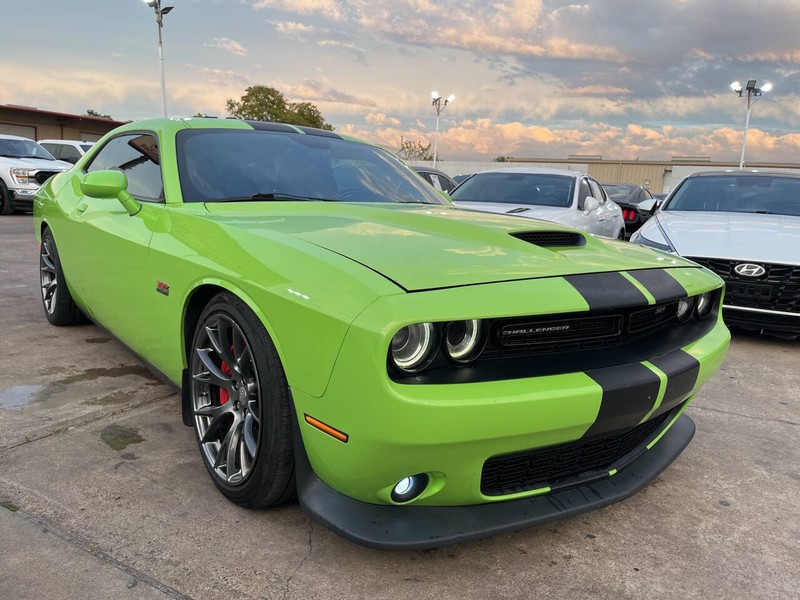 Dodge Challenger Vehicle Image 07