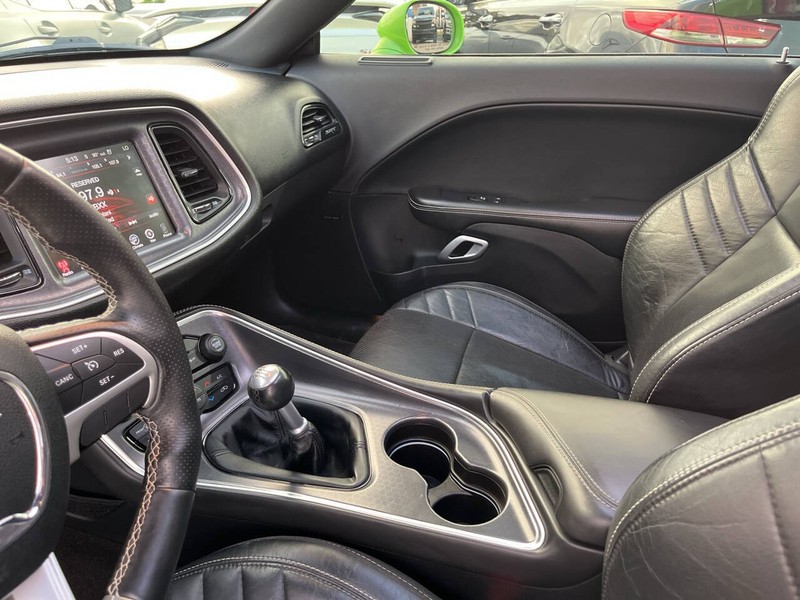 Dodge Challenger Vehicle Image 10