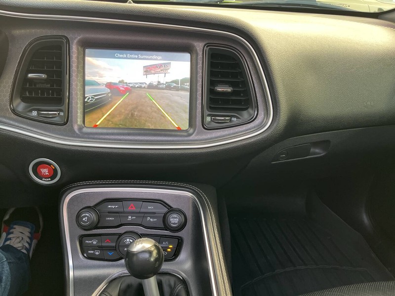 Dodge Challenger Vehicle Image 19