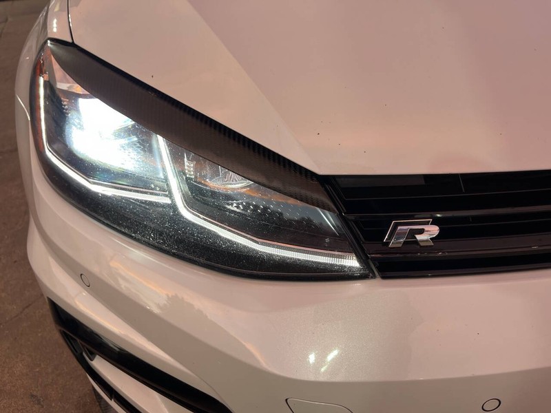 Volkswagen Golf R Vehicle Image 13