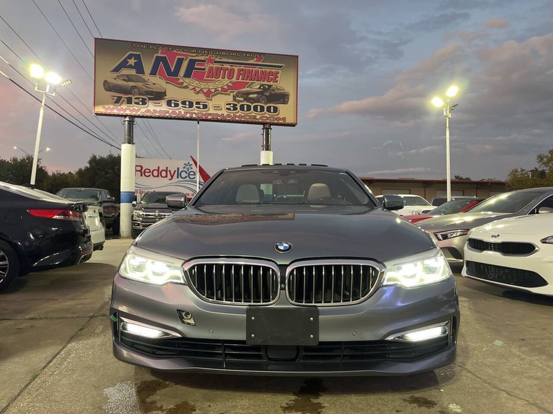 BMW 5 Series Vehicle Image 02