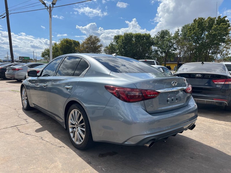 INFINITI Q50 Vehicle Image 03