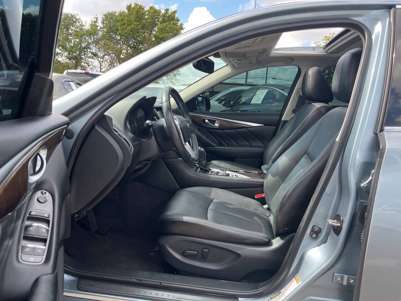INFINITI Q50 Vehicle Image 07