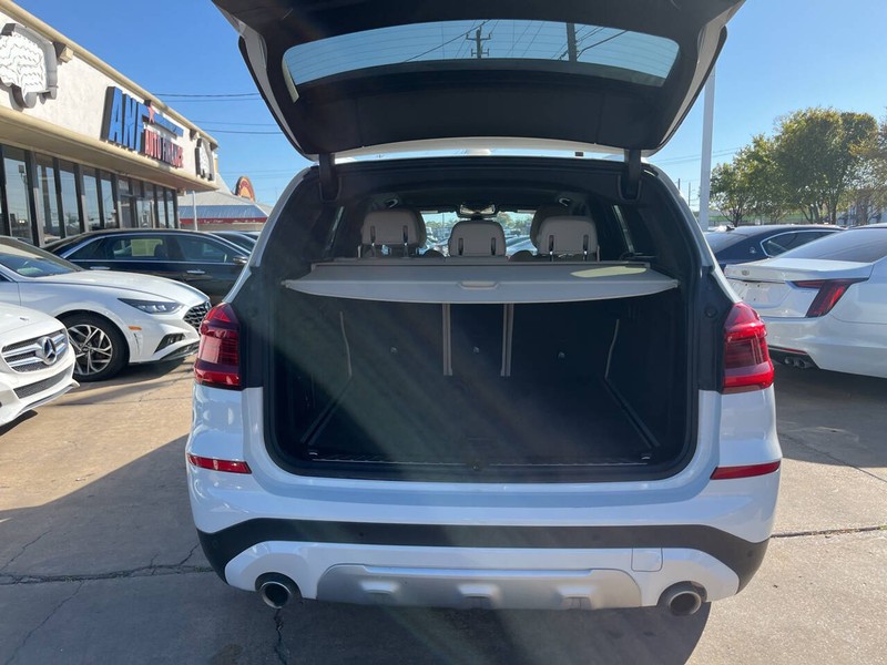 BMW X3 Vehicle Image 09