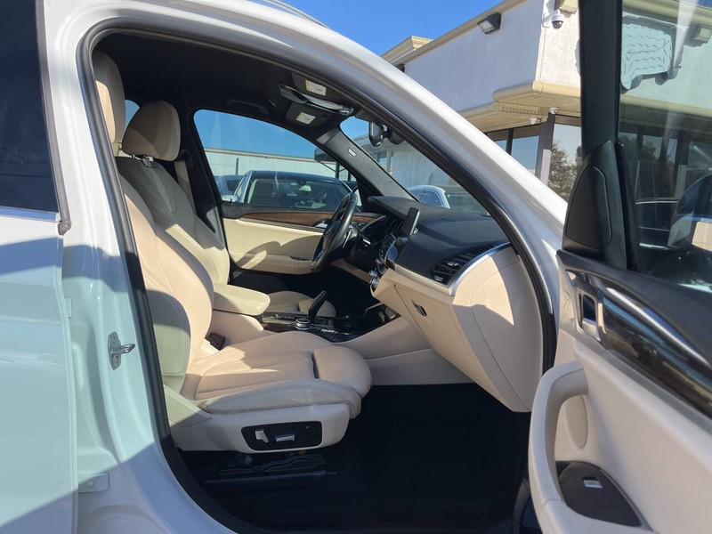 BMW X3 Vehicle Image 11