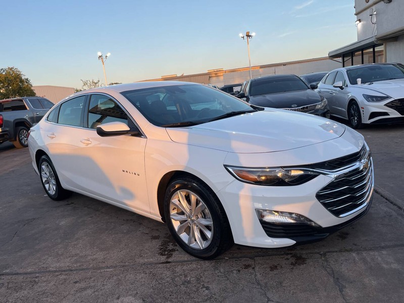 Chevrolet Malibu Vehicle Image 03