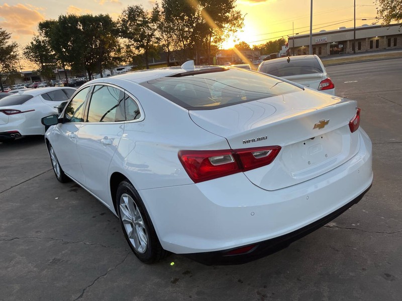 Chevrolet Malibu Vehicle Image 06