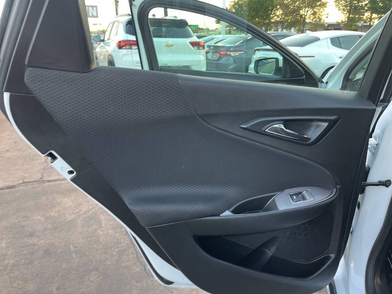 Chevrolet Malibu Vehicle Image 13