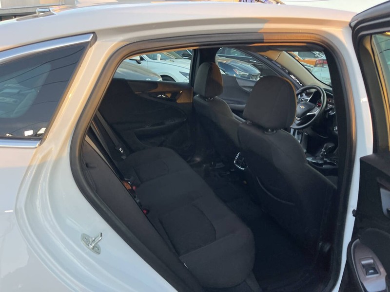 Chevrolet Malibu Vehicle Image 18