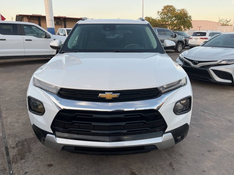 Chevrolet Trailblazer Vehicle Image 02