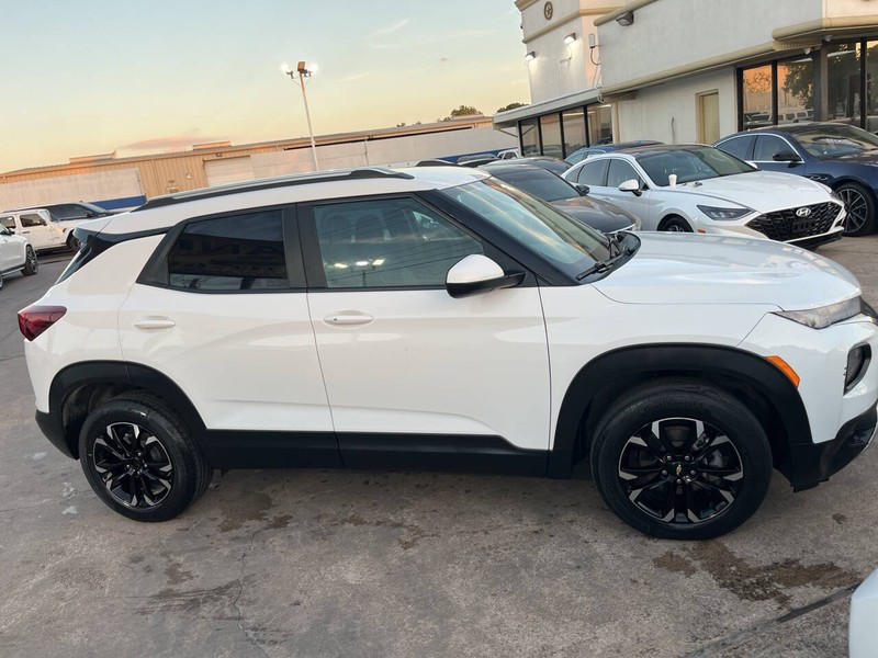 Chevrolet Trailblazer Vehicle Image 03