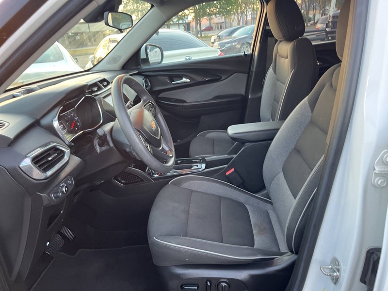 Chevrolet Trailblazer Vehicle Image 09