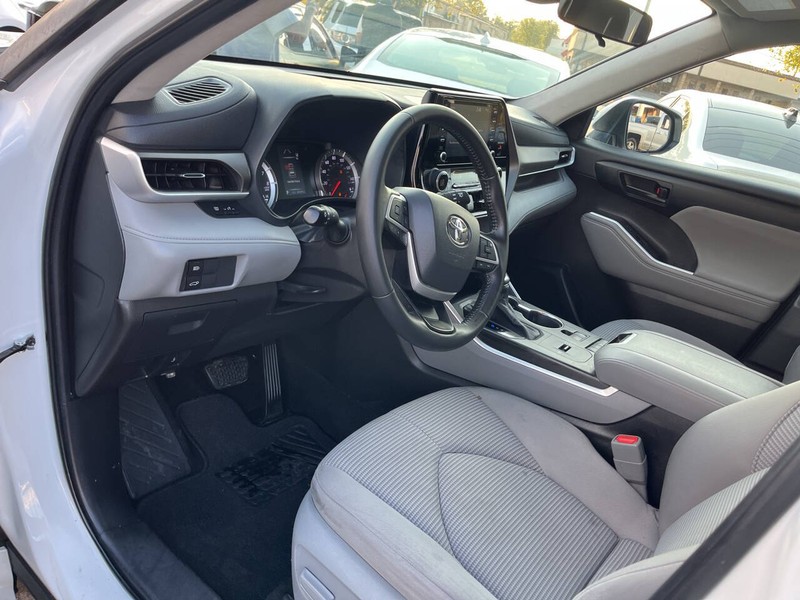 Toyota Highlander Vehicle Image 09