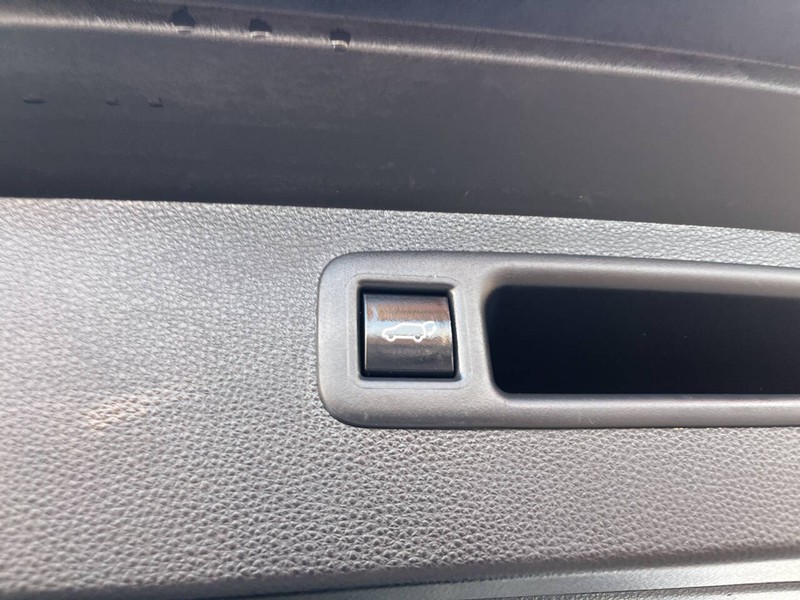 Toyota Highlander Vehicle Image 16