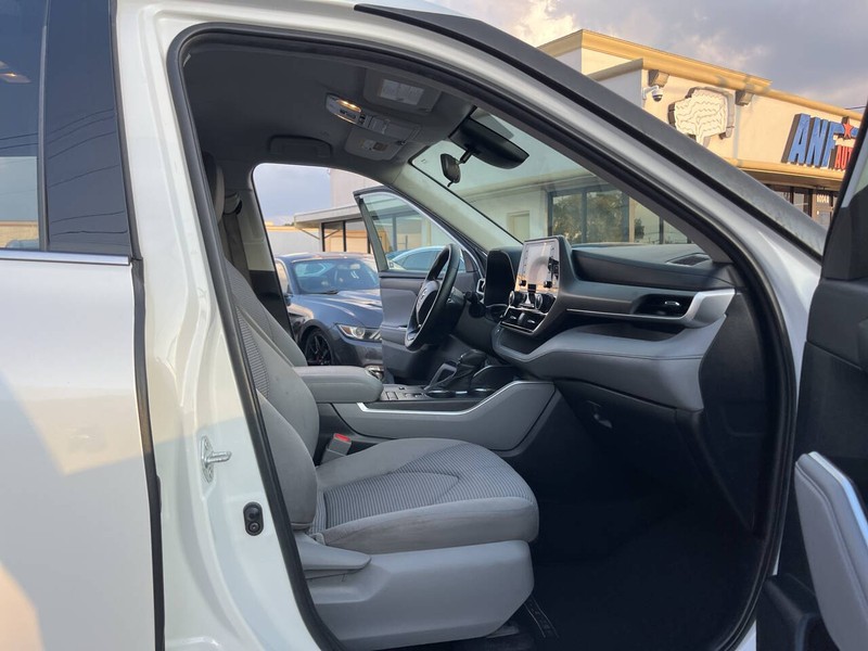 Toyota Highlander Vehicle Image 18