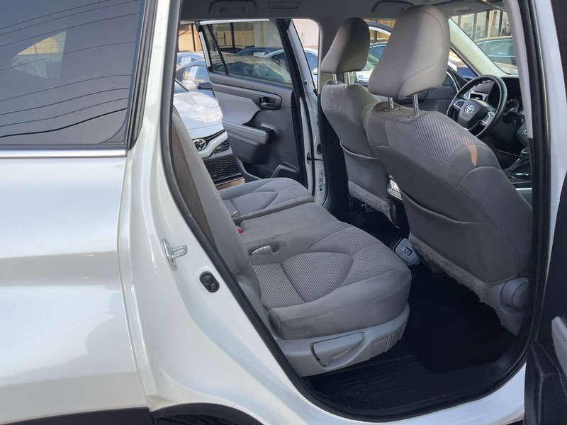 Toyota Highlander Vehicle Image 19