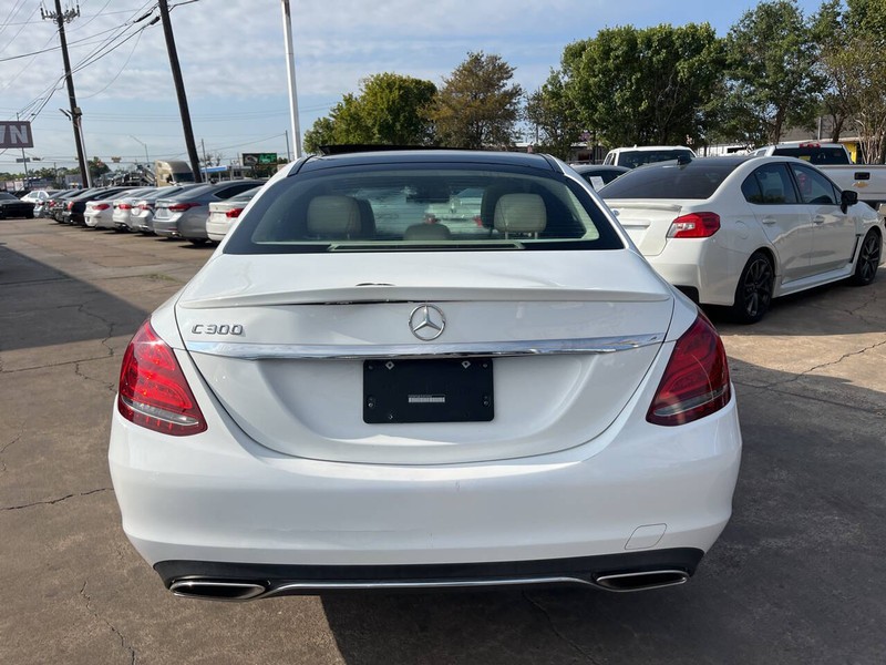 Mercedes-Benz C-Class Vehicle Image 03