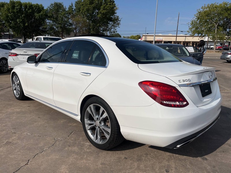 Mercedes-Benz C-Class Vehicle Image 04