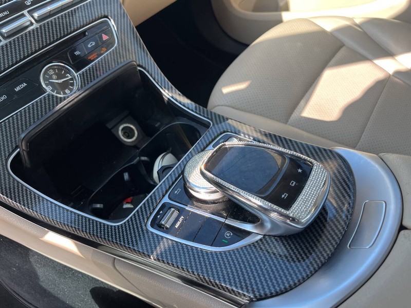 Mercedes-Benz C-Class Vehicle Image 10