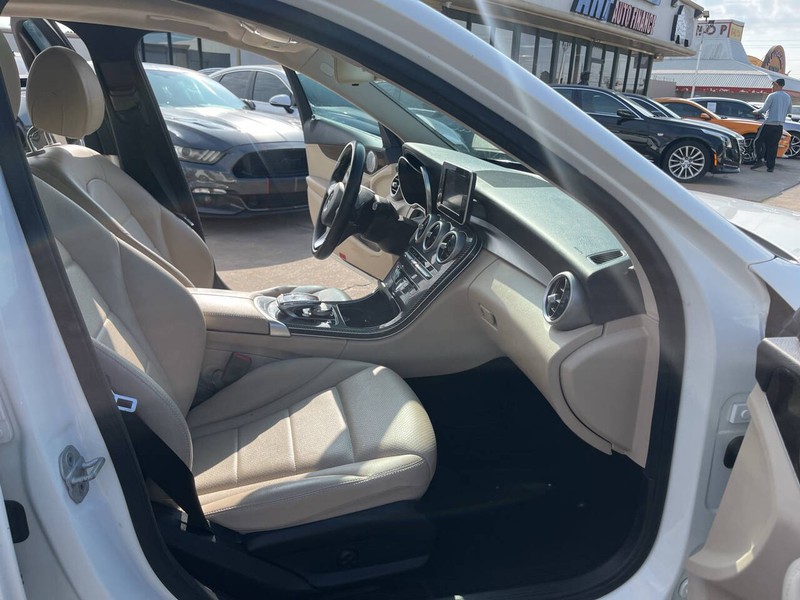 Mercedes-Benz C-Class Vehicle Image 15
