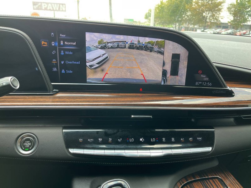 Cadillac Escalade ESV Vehicle Image 18