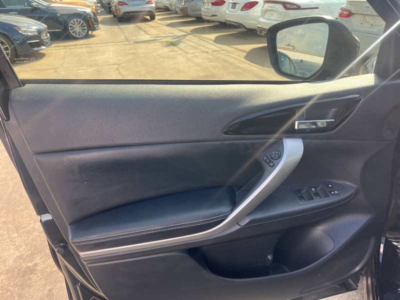 Mitsubishi Eclipse Cross Vehicle Image 07