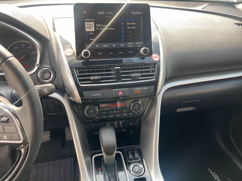 Mitsubishi Eclipse Cross Vehicle Image 12