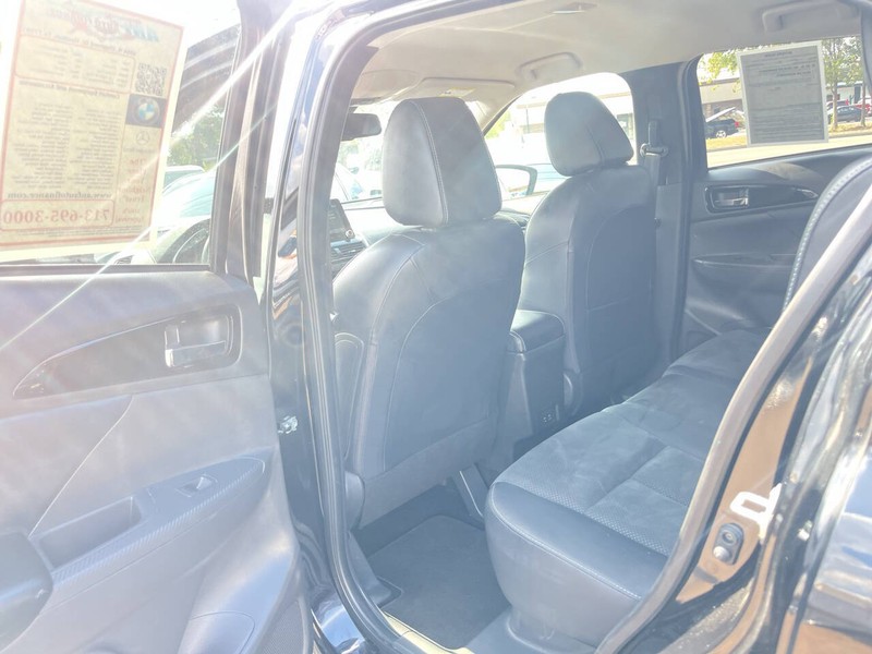 Mitsubishi Eclipse Cross Vehicle Image 15