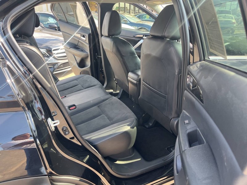 Mitsubishi Eclipse Cross Vehicle Image 19