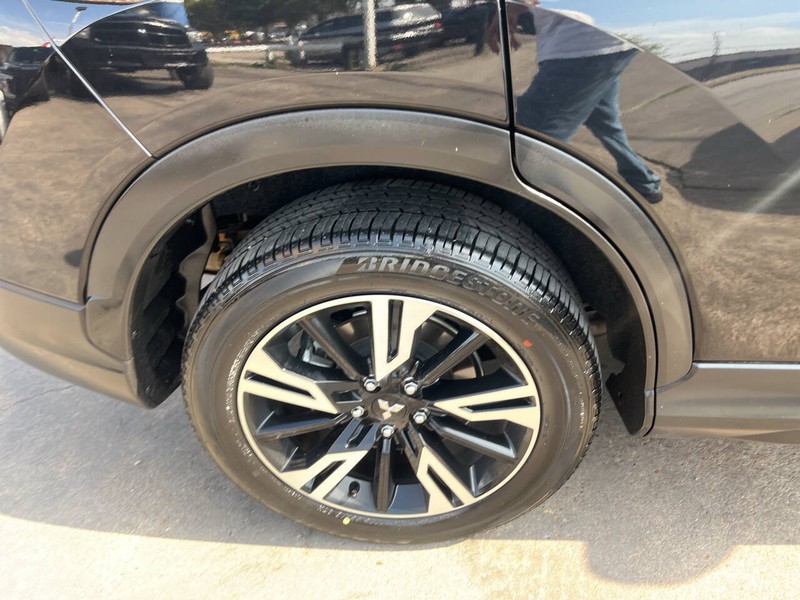 Mitsubishi Eclipse Cross Vehicle Image 21